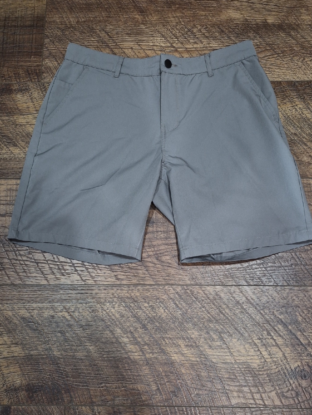 Men's Z By Zella Gray Casual Shorts  Waist Size 33" Inseam 8" Gorpcore